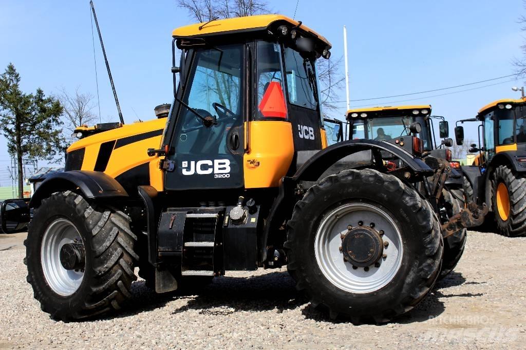 JCB Fastrac 3200 Traktory