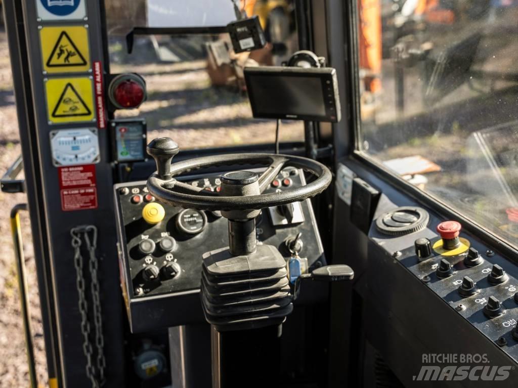 Atlas Copco XE3 C30 Tunelové a podzemné banské vŕtačky