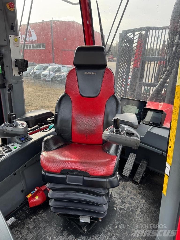 Komatsu 895 Lesné traktory