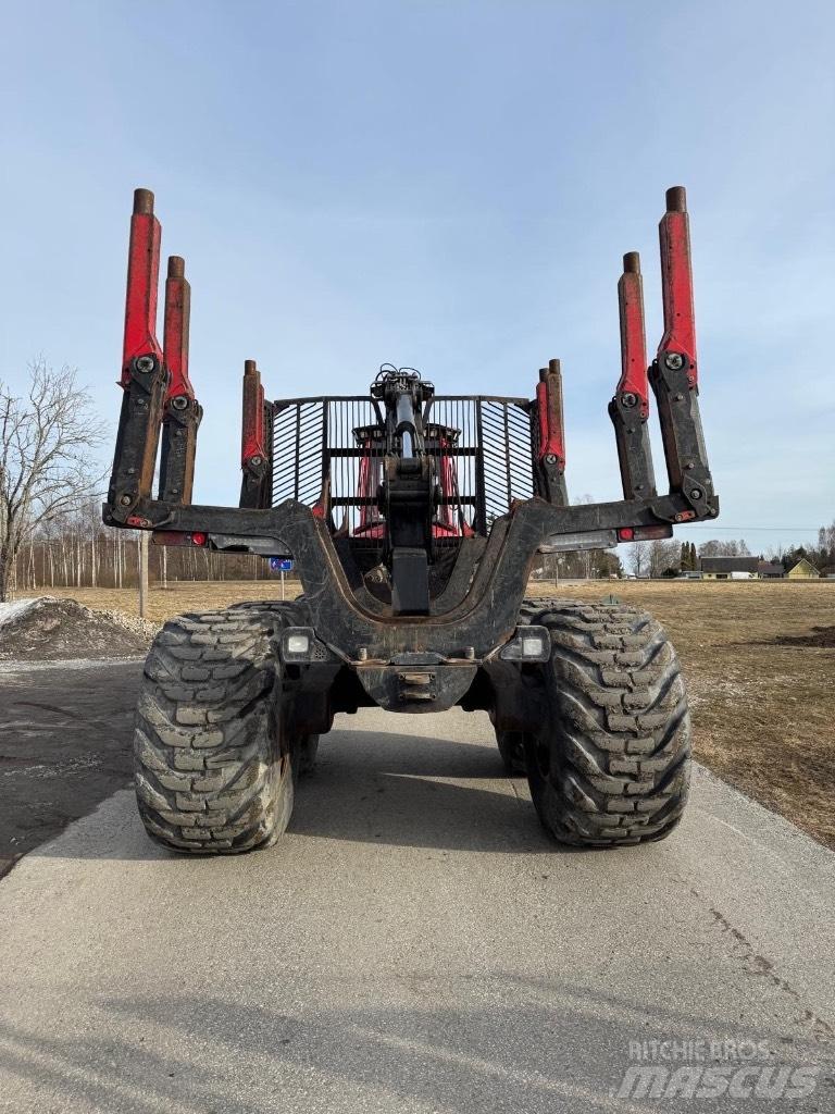 Komatsu 895 Lesné traktory
