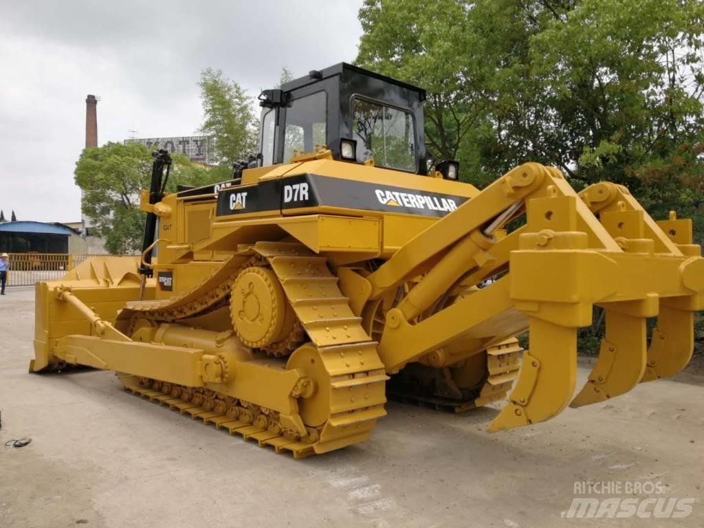 CAT D 7 R Pásové dozéry