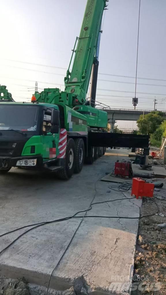 Sany SAC3000 Univerzálne terénne žeriavy
