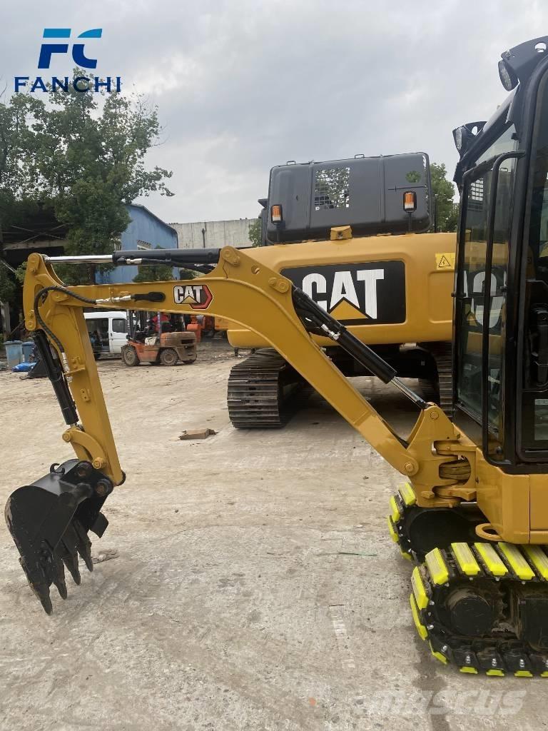 CAT 302 Pásové rýpadlá