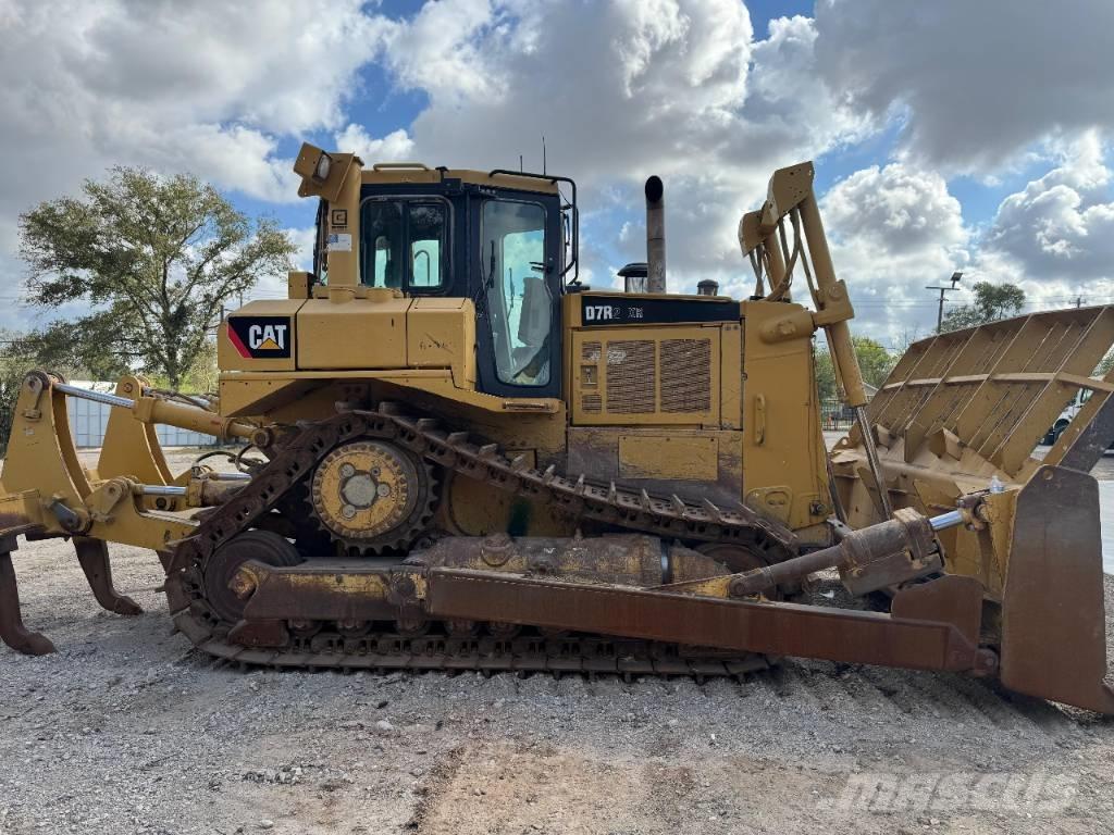 CAT D 7 R XR II Pásové dozéry