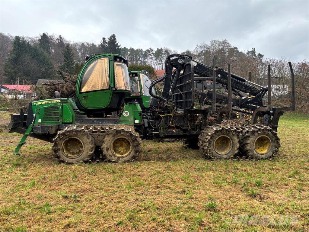 John Deere 1010 E Lesné traktory