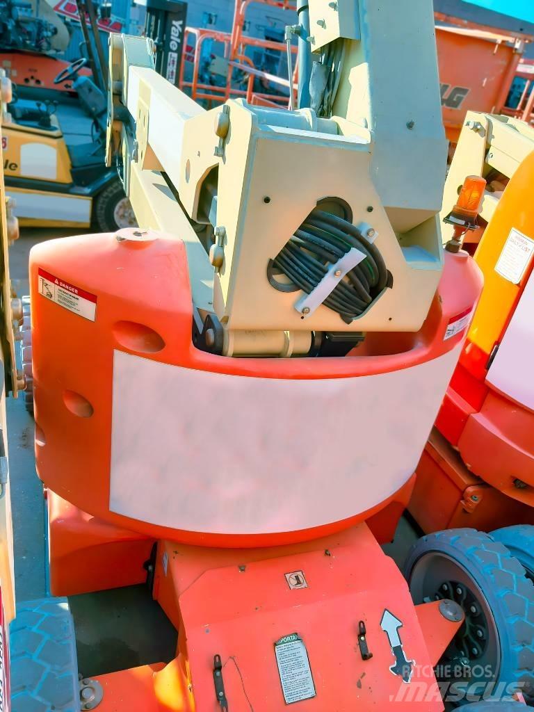 JLG E 450 A Kĺbové plošiny
