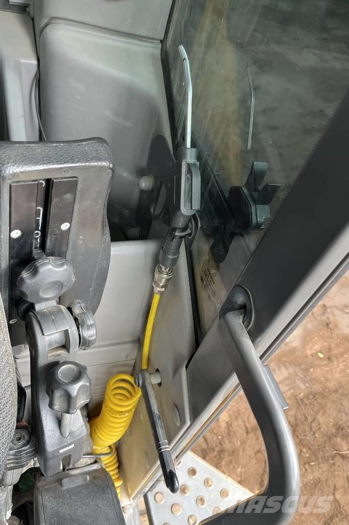 Volvo EC 300 EL Pásové rýpadlá