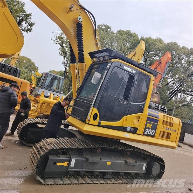 Komatsu PC 200-8 Pásové rýpadlá