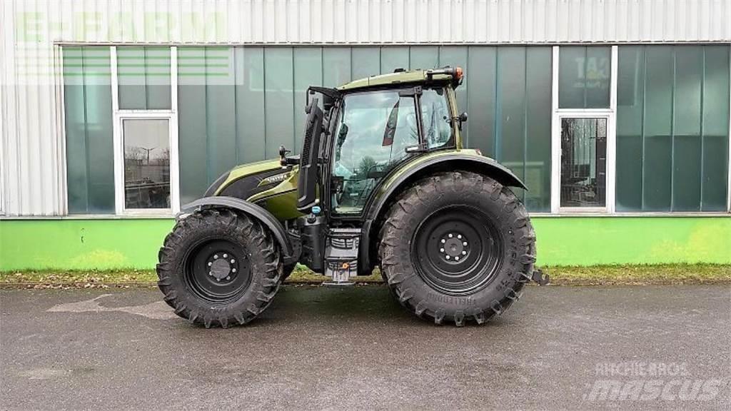 Valtra n155ea Traktory