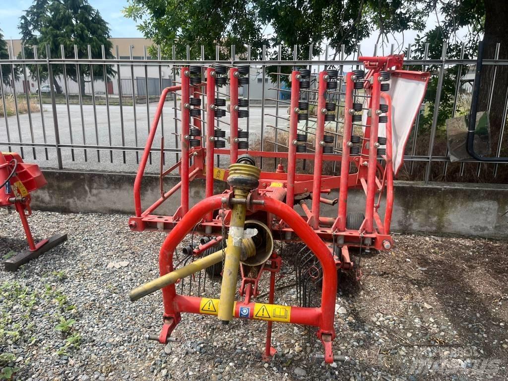 Kuhn GA 3201 G M Obracače a zhrabovače sena
