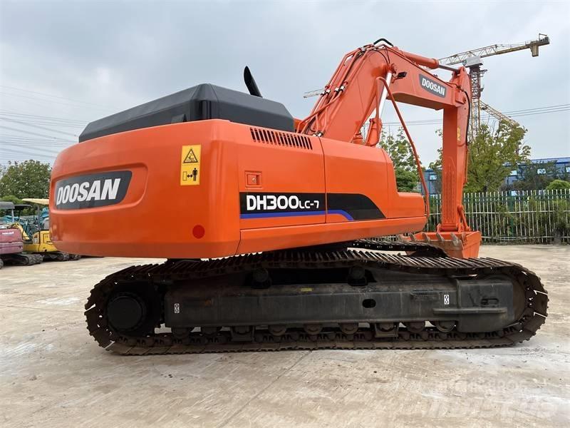 Doosan 300 Pásové rýpadlá