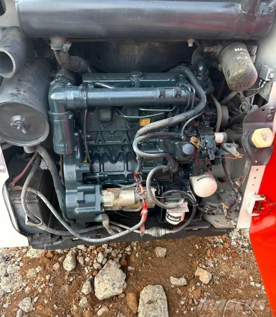 Bobcat S 130 Šmykom riadené nakladače