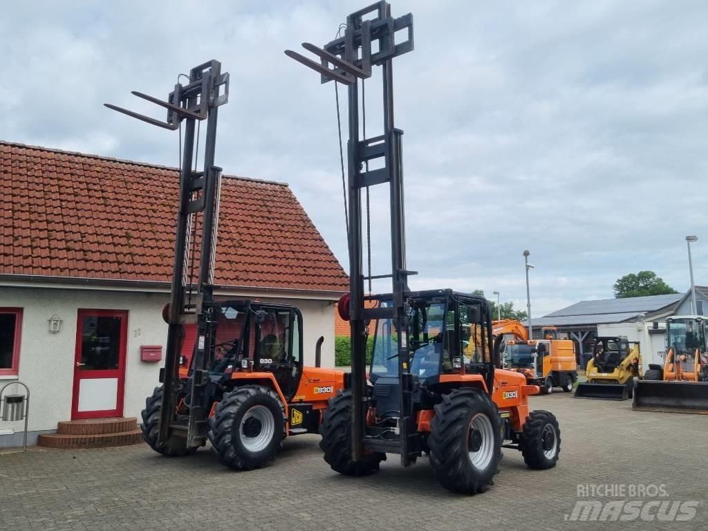JCB 930-4 Terénne vysokozdvižné vozíky