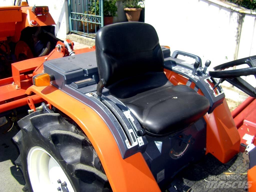 Kubota ASTE A-17 4wd Traktory