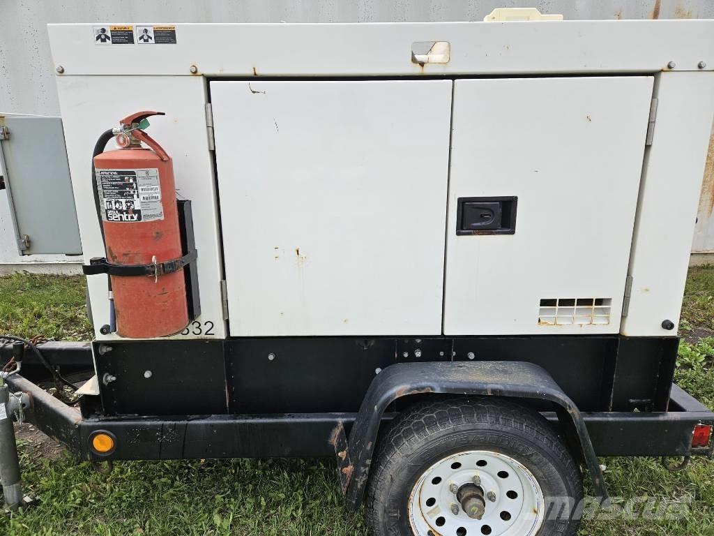 MultiQuip DCA 25 KVA Naftové generátory