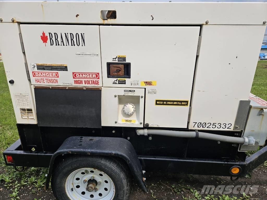 MultiQuip DCA 25 KVA Naftové generátory