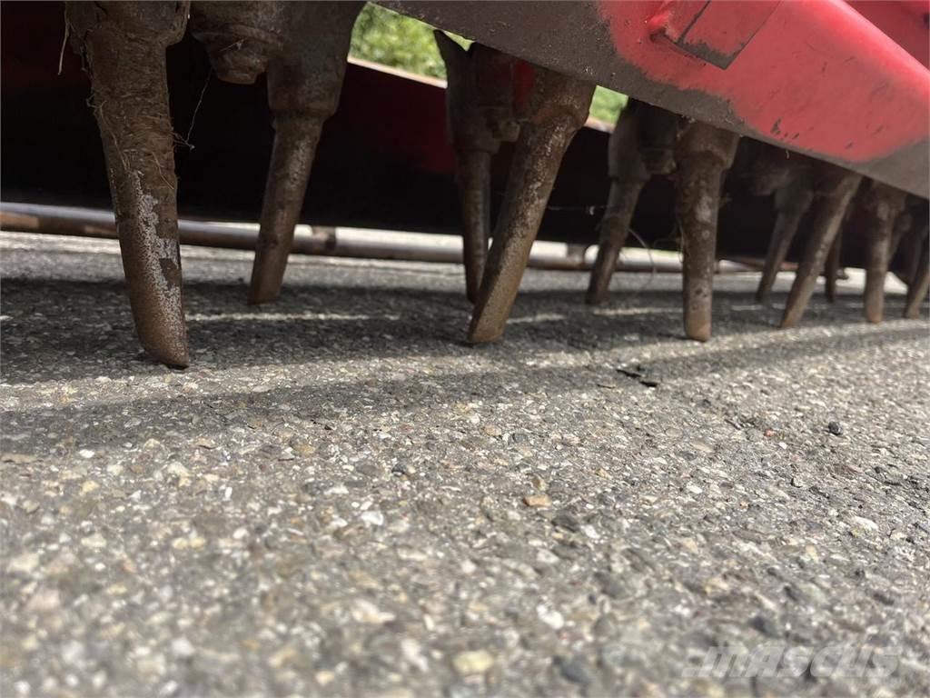 Lely 300-22 Rotačné brány a pôdne frézy