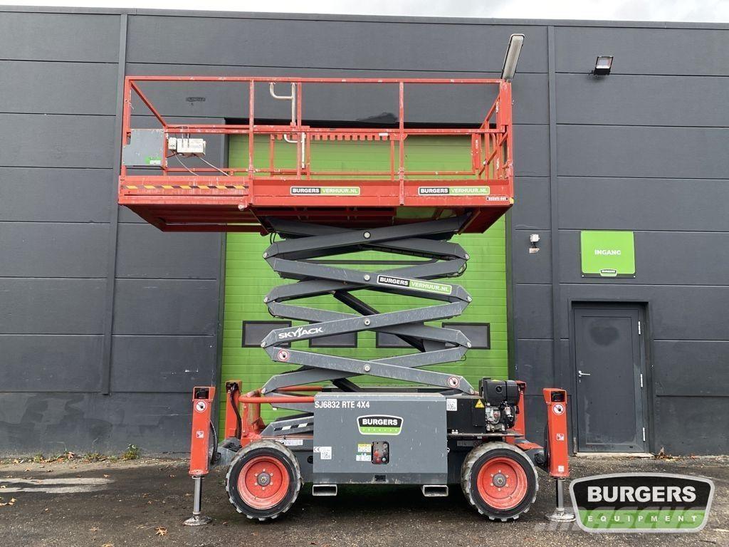 SkyJack SJ6832 RTE Nožnicové zdvíhacie plošiny