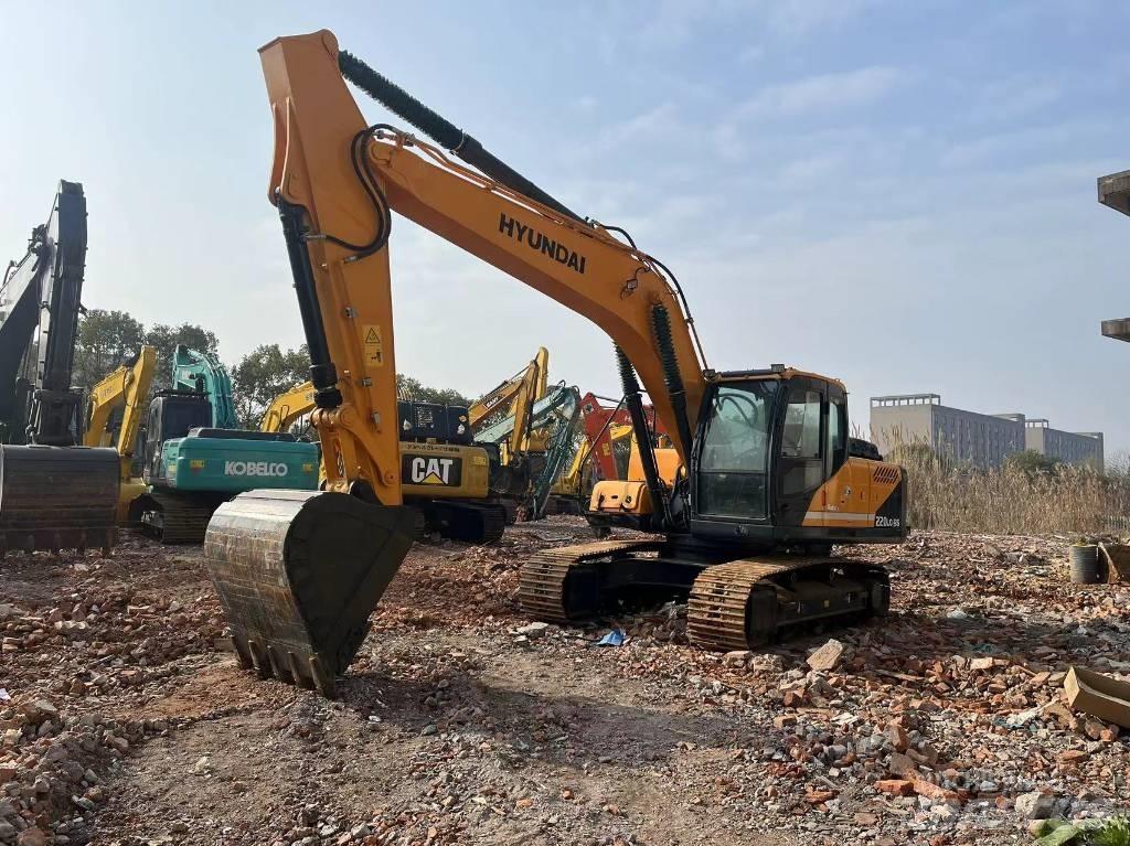 Hyundai R220 Pásové rýpadlá
