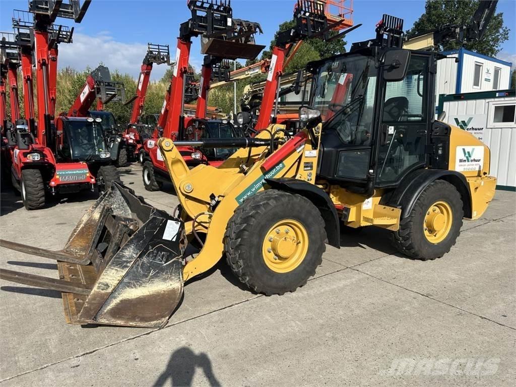 CAT 906 (9145) Viacúčelové nakladače