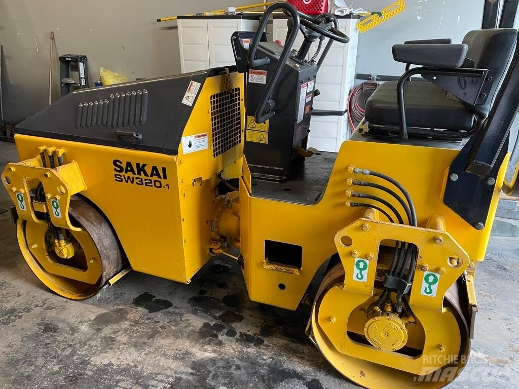 Sakai SW 320-1 Tandemové valce