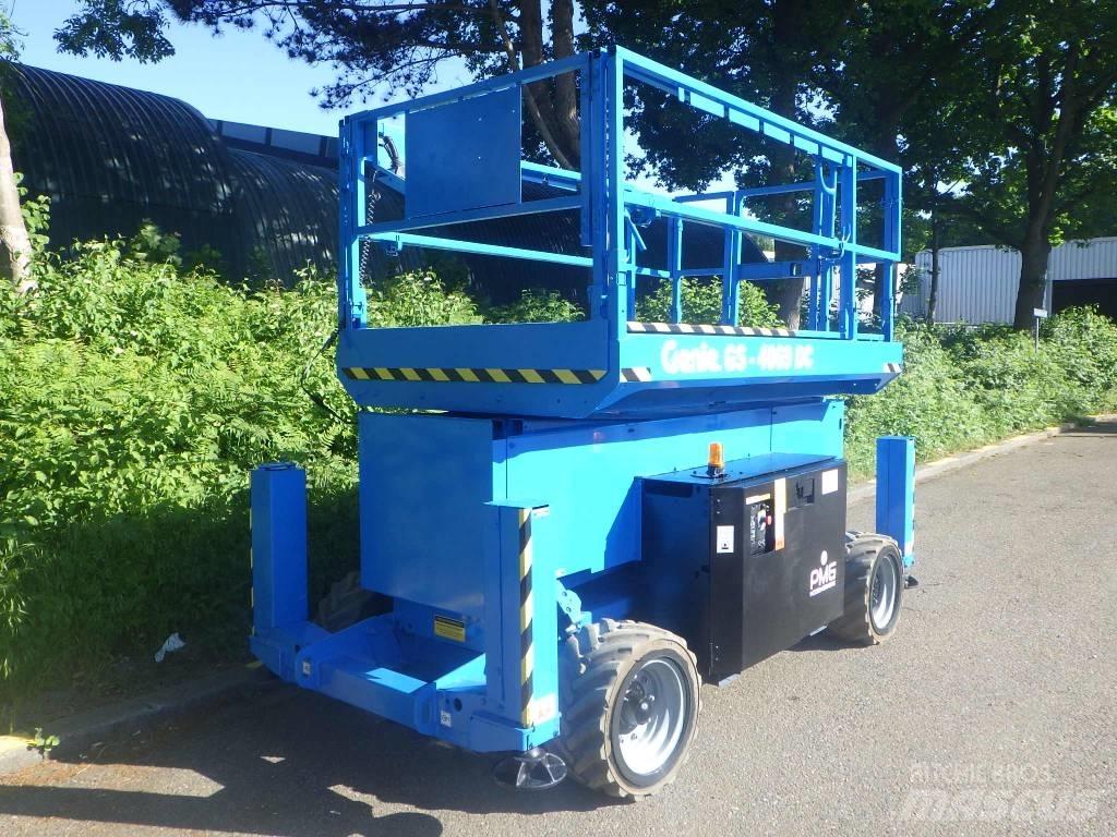 Genie GS4069DC Nožnicové zdvíhacie plošiny