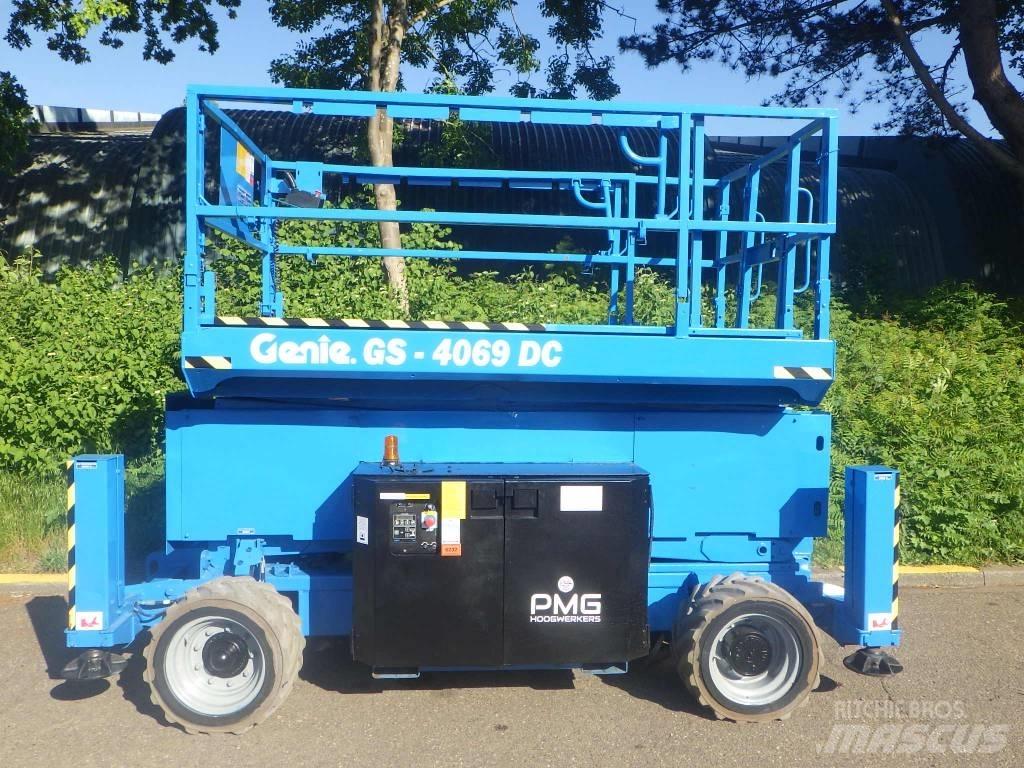 Genie GS4069DC Nožnicové zdvíhacie plošiny