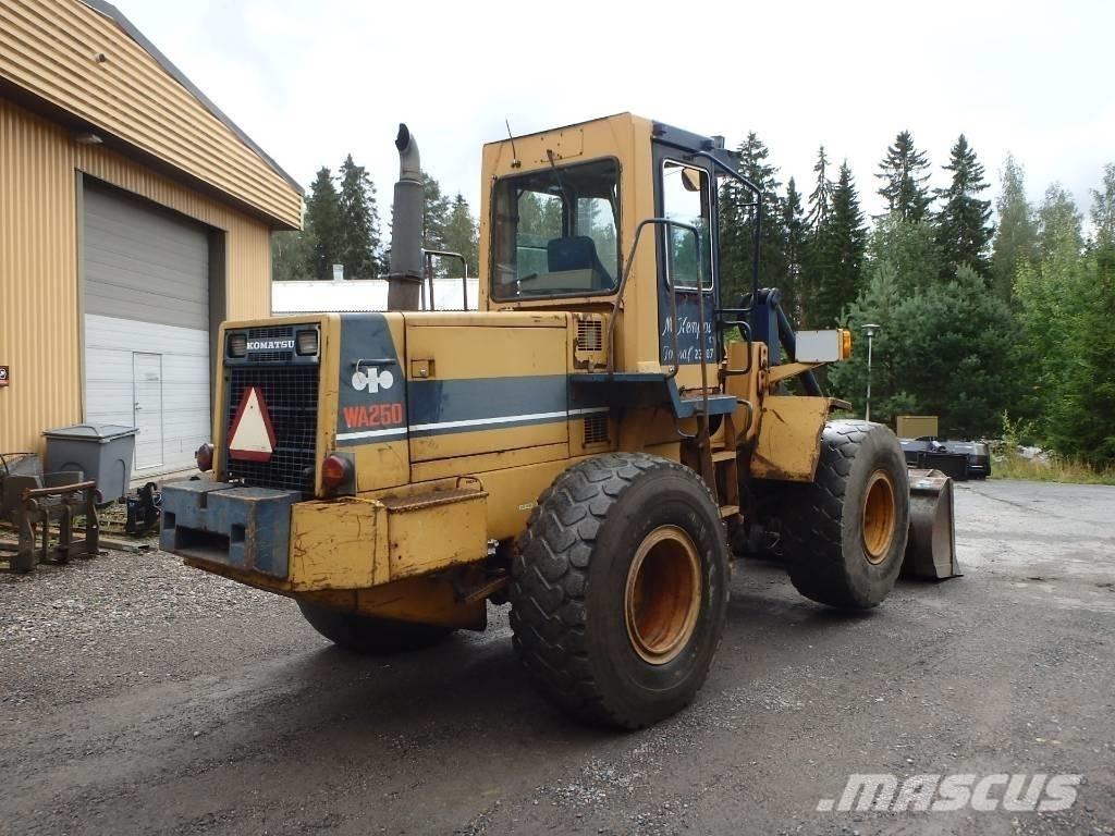 Komatsu WA 250-1 Kolesové nakladače