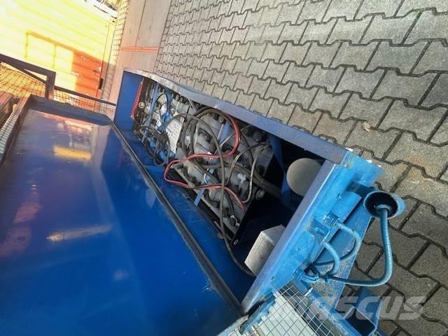 Holland Lift A151EV Nožnicové zdvíhacie plošiny
