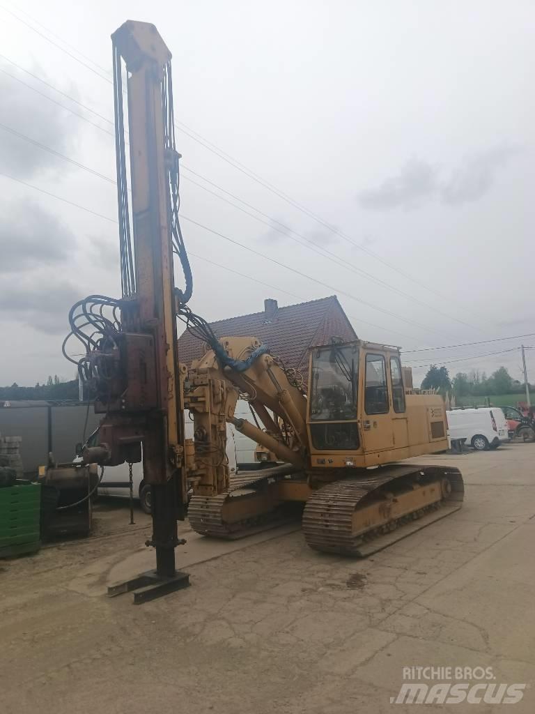 Liebherr R 922 L Pásové rýpadlá