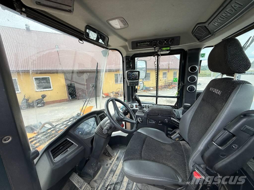 Hyundai HL 960 Kolesové nakladače