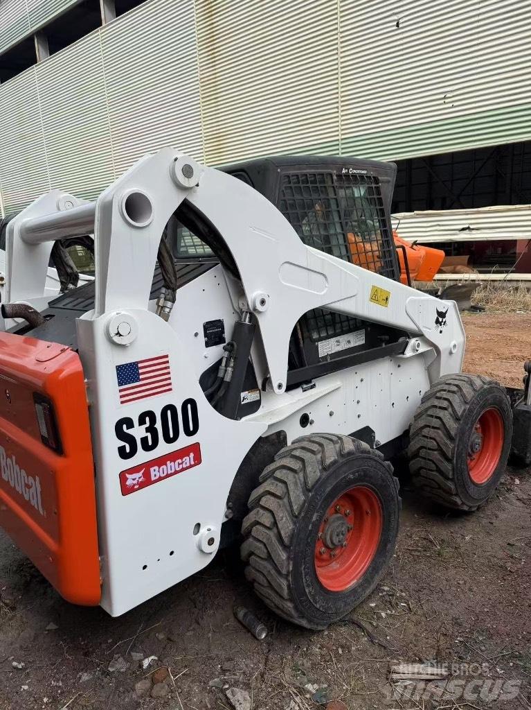Bobcat S 300 Šmykom riadené nakladače