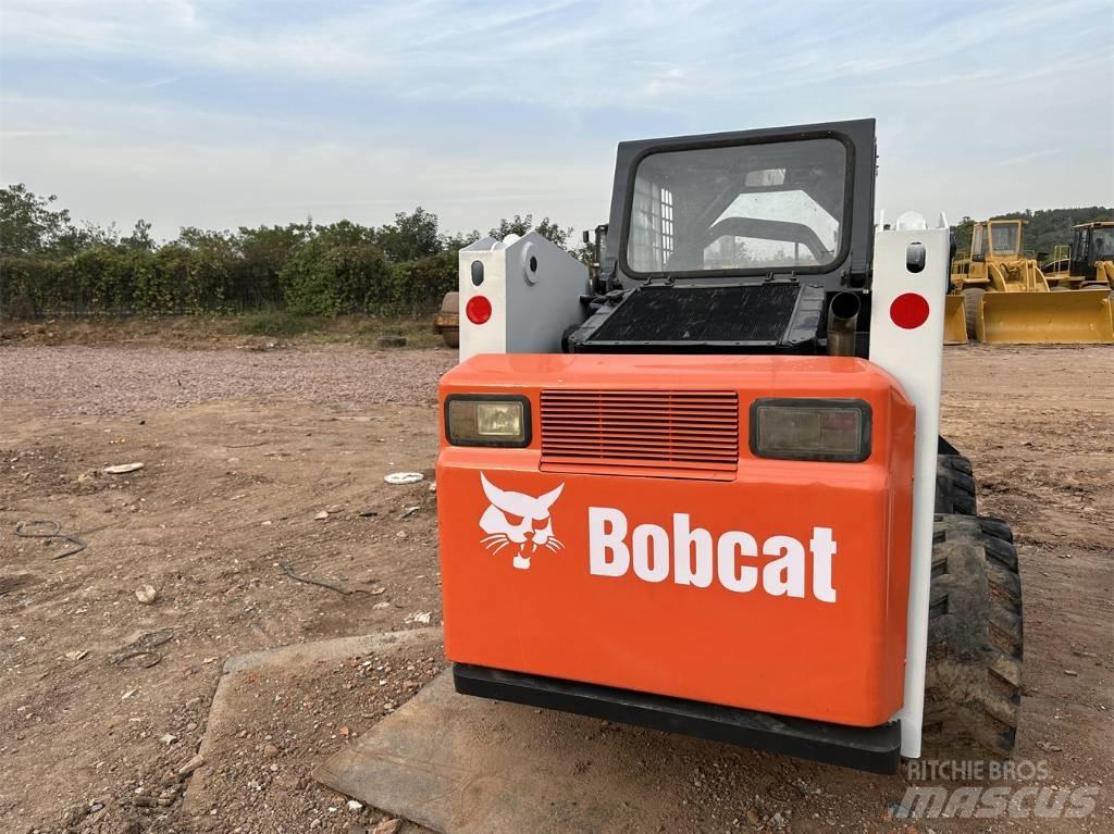 Bobcat S 300 Šmykom riadené nakladače