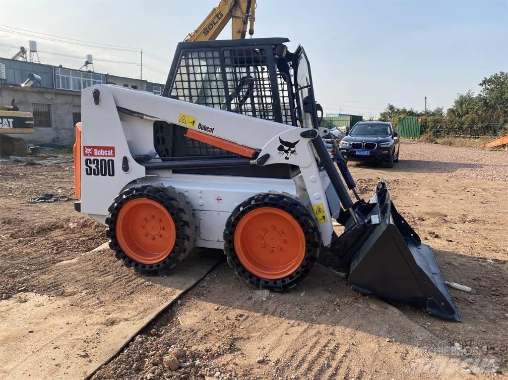 Bobcat S 300 Šmykom riadené nakladače