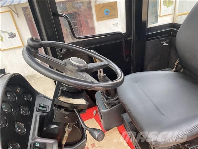 CAT 966H Kolesové nakladače