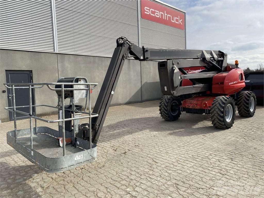 Manitou 200ATJRC Kĺbové plošiny