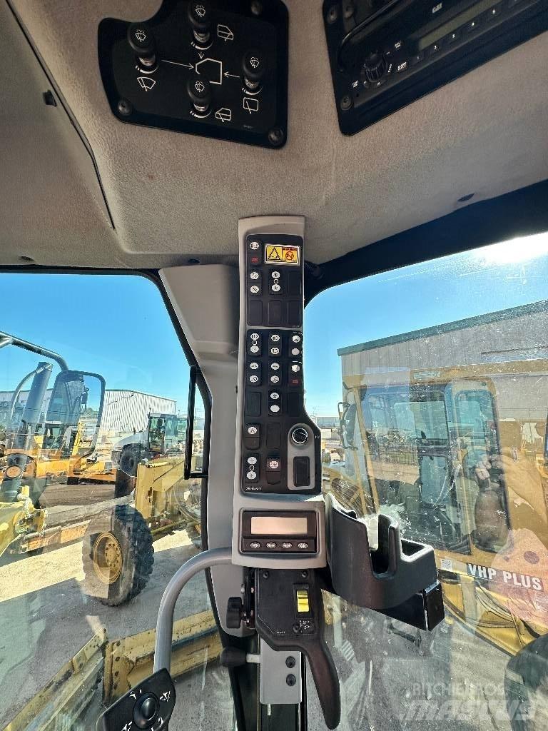 CAT 12 M 2 Grejdery