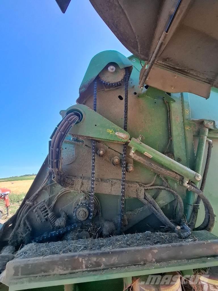 John Deere V461M Lisy na okrúhle balíky