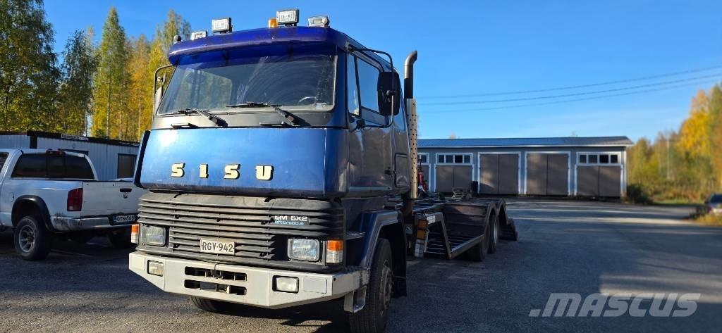 Sisu SM 300 Nákladné automobily na prepravu lesných strojov