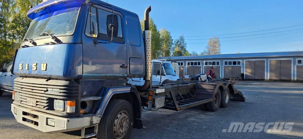 Sisu SM 300 Nákladné automobily na prepravu lesných strojov