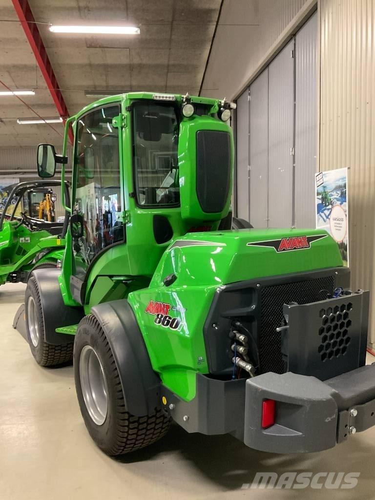 Avant 860 i Šmykom riadené nakladače