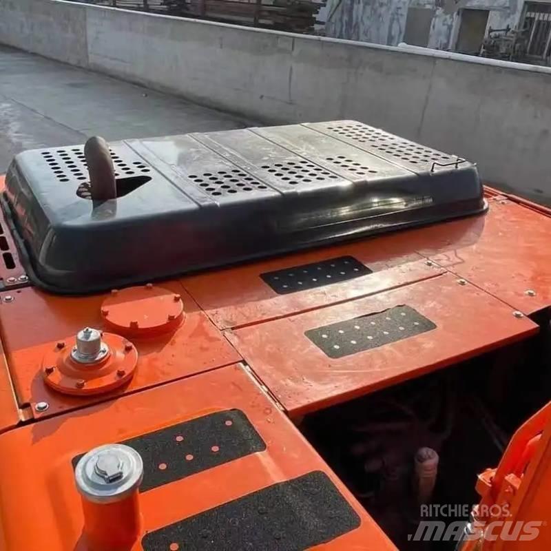 Hitachi ZX 200 Pásové rýpadlá