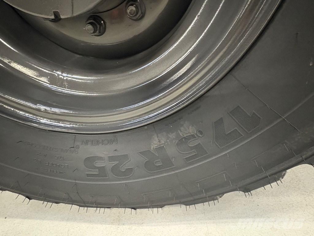 CASE 421 G Kolesové nakladače