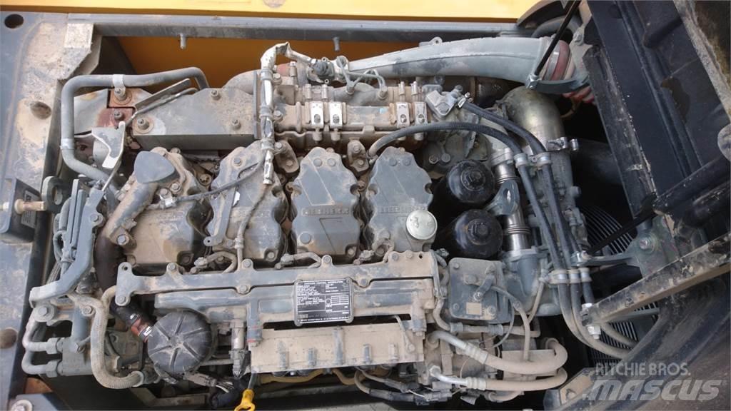 Liebherr R924LC Pásové rýpadlá