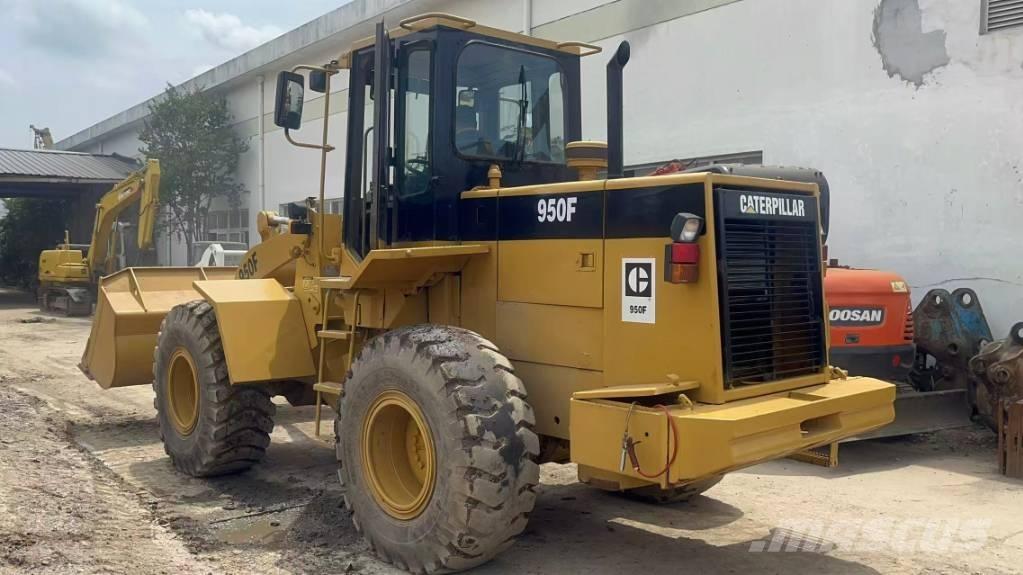 CAT 950 F Kolesové nakladače