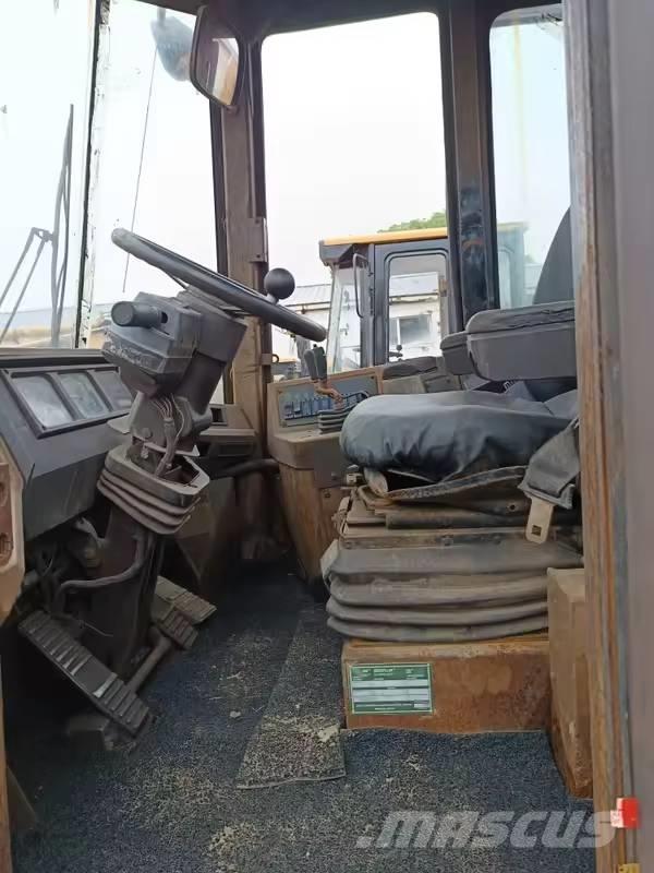 CAT 950 F Kolesové nakladače