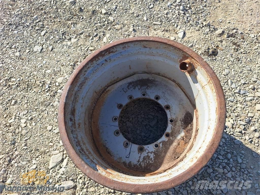 Valmet 911.1 24x34 Pneumatiky, kolesá a ráfiky