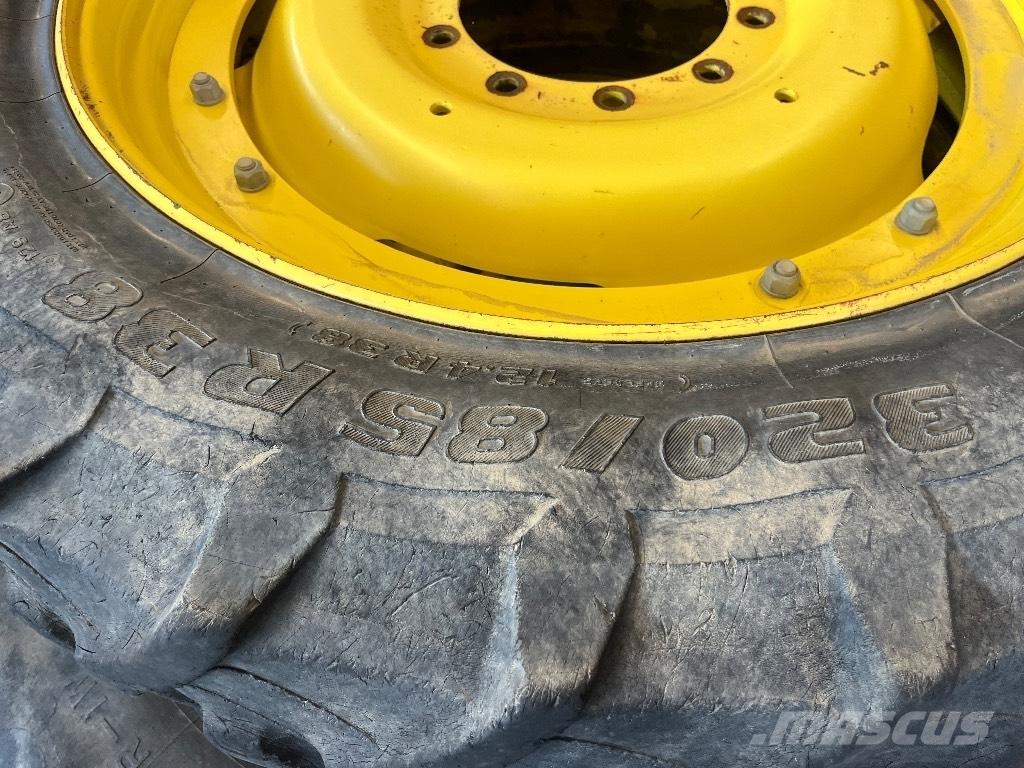 John Deere 6190 R Pneumatiky, kolesá a ráfiky