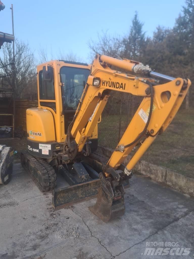 Hyundai R25Z-9 AK Mini rýpadlá < 7t