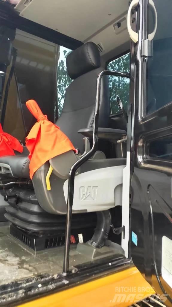 CAT 320D2 Pásové rýpadlá